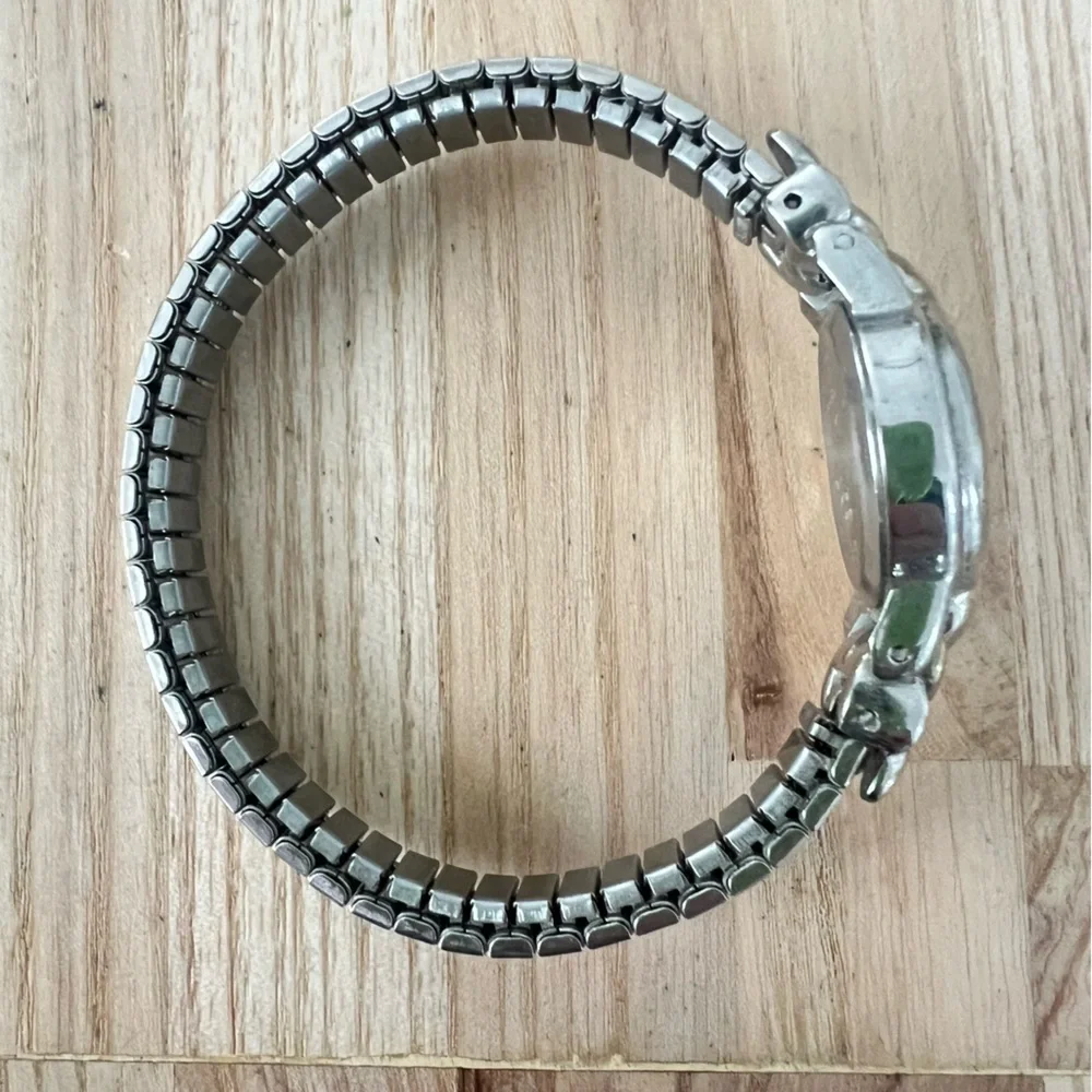 Watch-it ladies silver tone bracelet watch NEW BATTERY